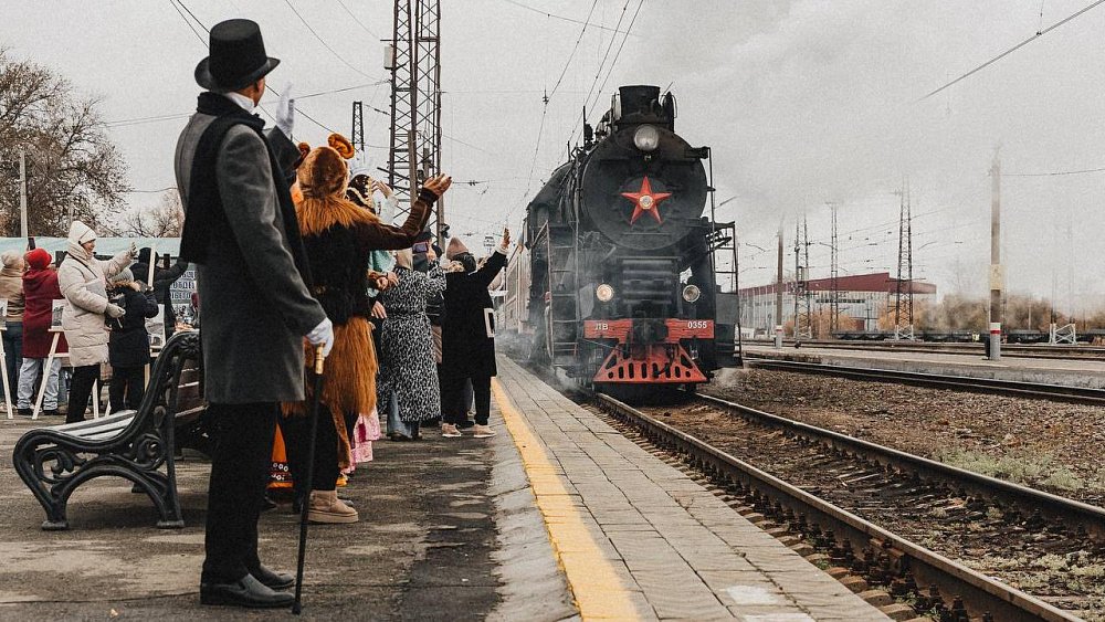 Первый туристический ретропоезд доехал до Троицка