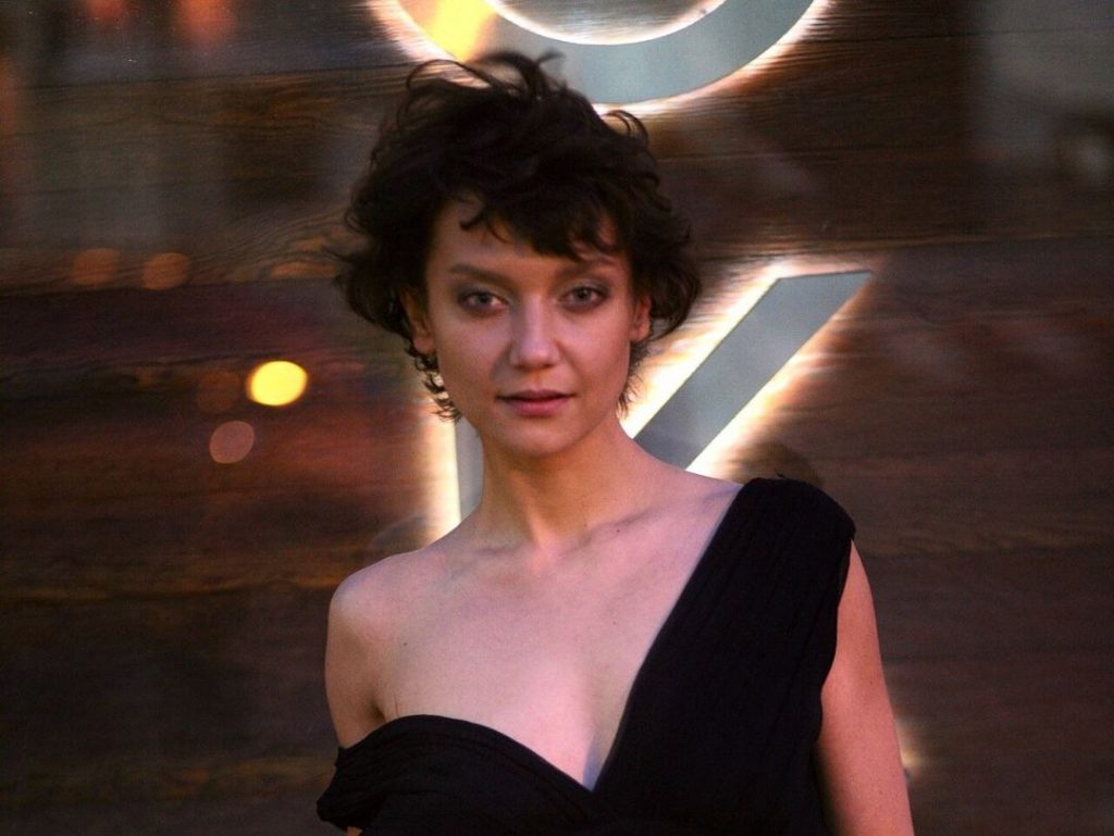 Отец осужденной Искандер попросил Путина помиловать актрису ради сына