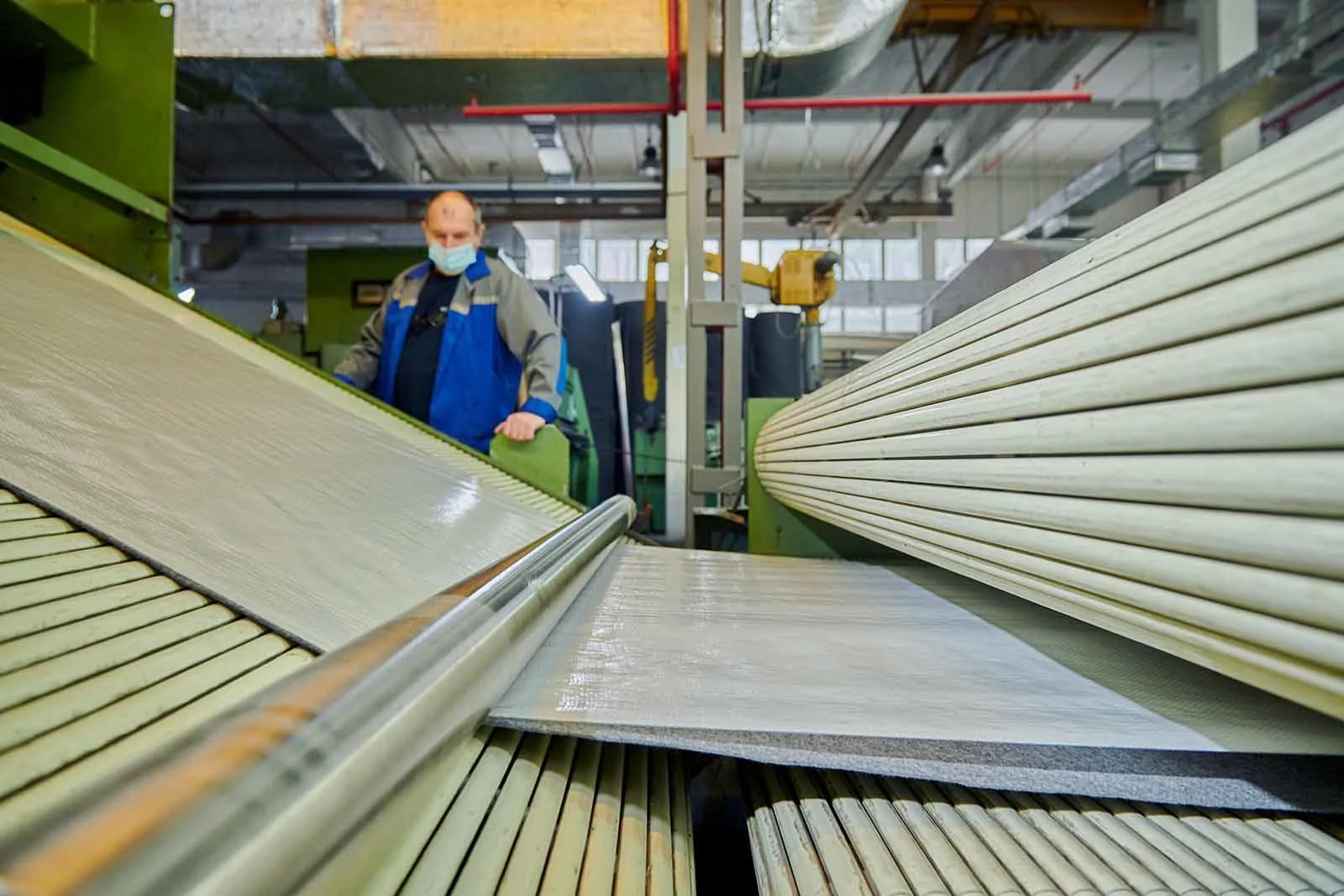 Стройматериалы. Отечественный материал. Ткань электроизоляционная. Крафт картон производство премиум. Отделочные материалы.