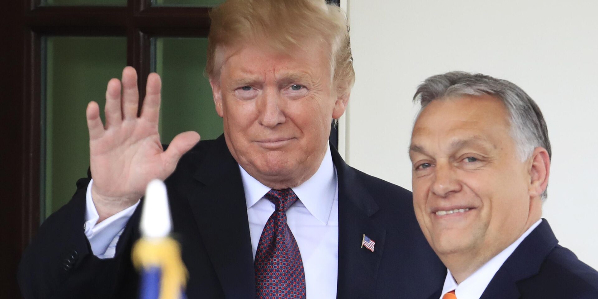 Президент Дональд Трамп приветствует премьер-министра Венгрии Виктора Орбана в Белом доме 13 мая 2019 года - ИноСМИ, 1920, 22.10.2025