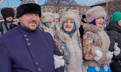 Пятый ежегодный «Дэгэлфлешмоб» прошел в столице Бурятии