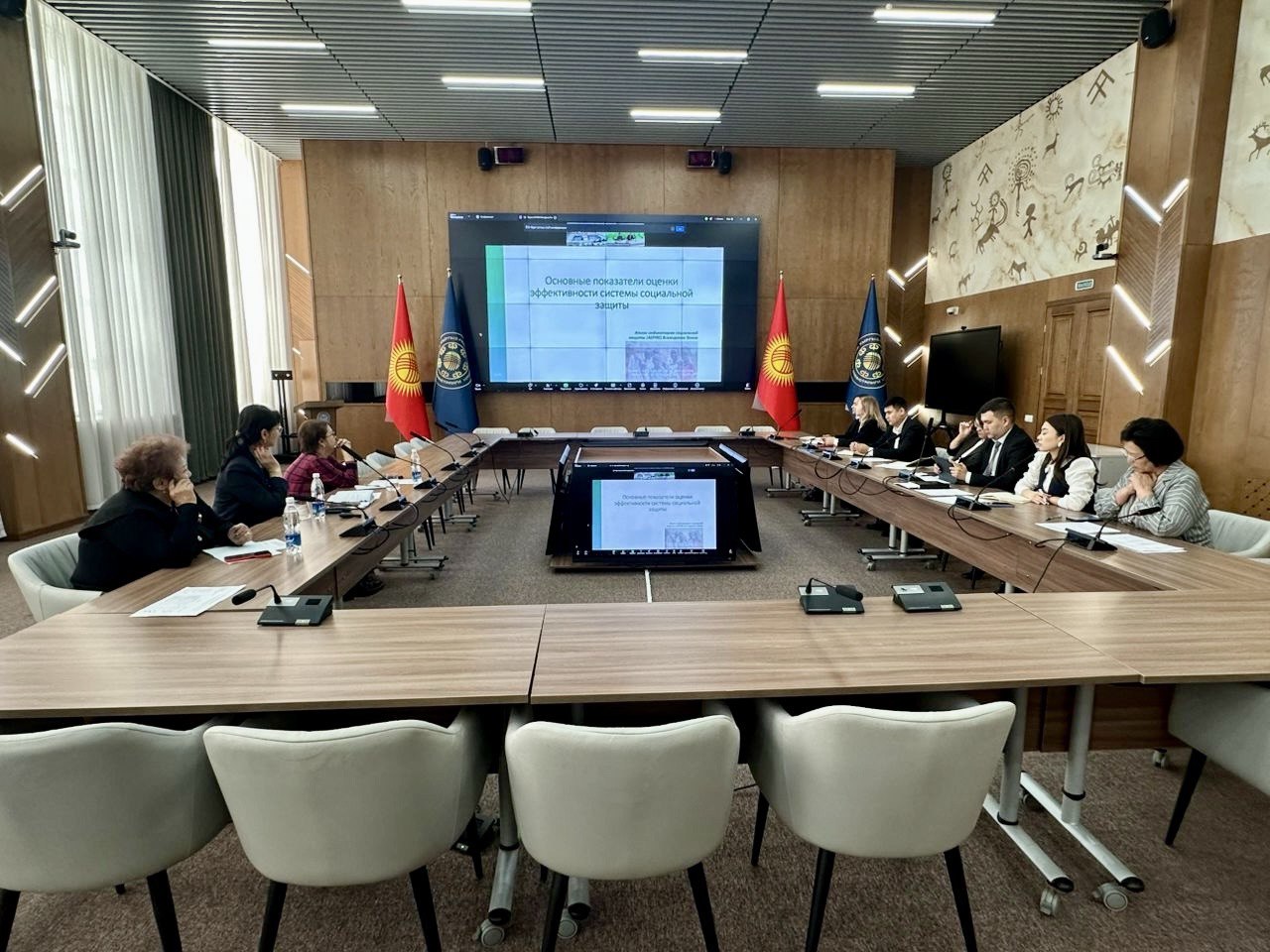 photo 5197478330666973277 y