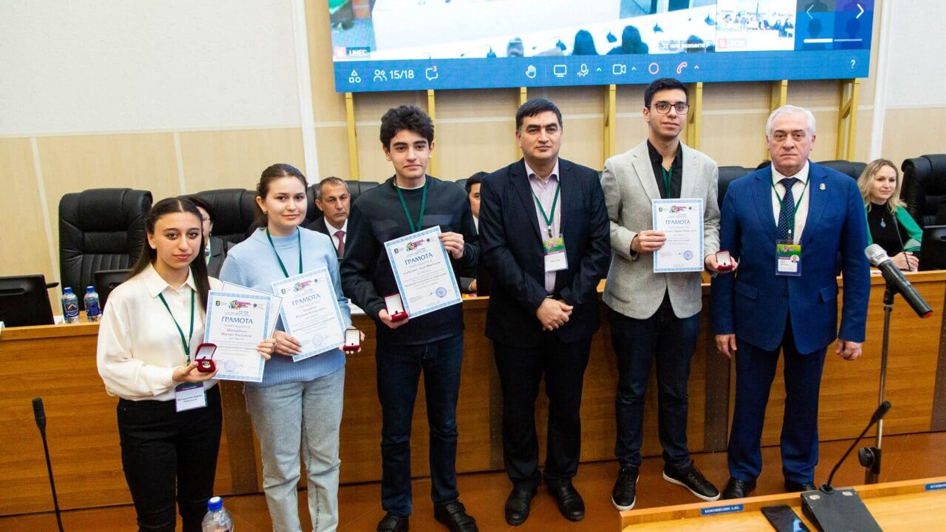 Азербайджанские студенты стали победителями конкурсов XIV Евразийского экономического форума молодежи - Sputnik Азербайджан, 1920, 26.04.2024