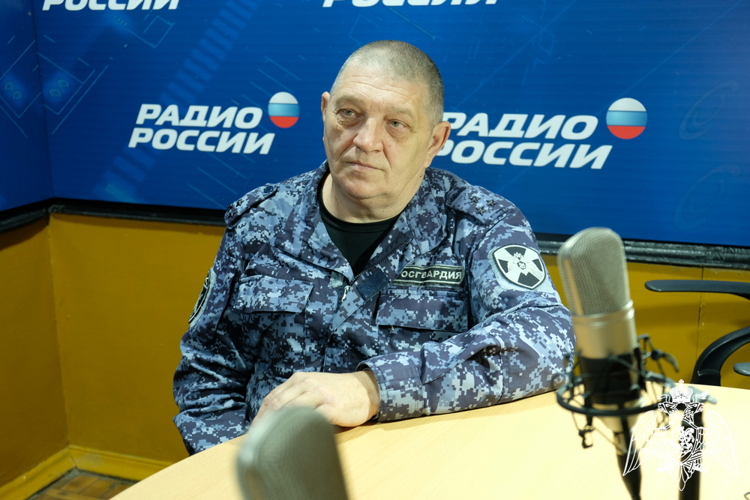 Начальник пресс-службы дагестанского управления Росгвардии стал гостем регионального радио