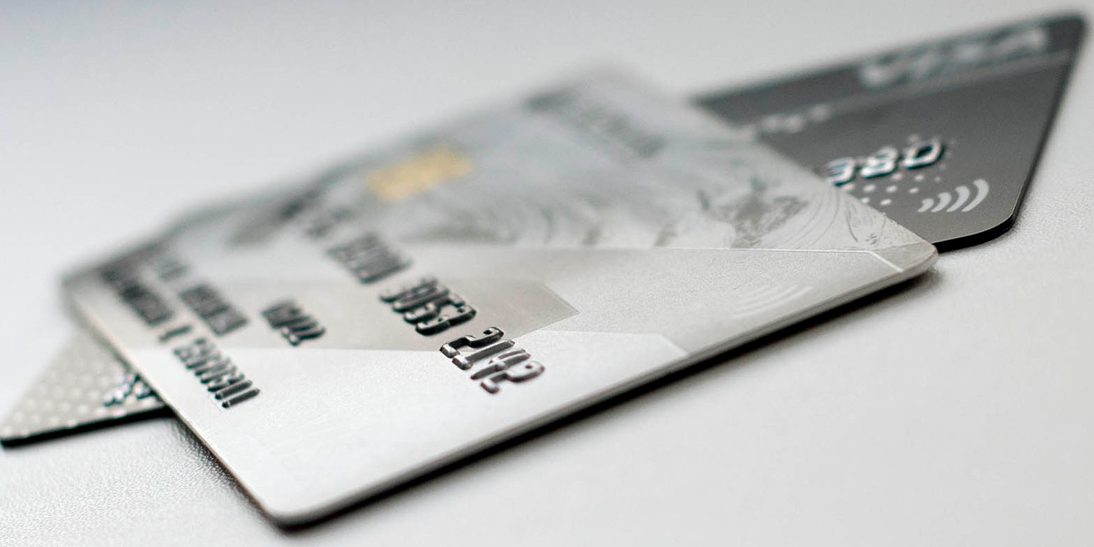В Беларуси клиенты банков смогут получать карточки через картоматы