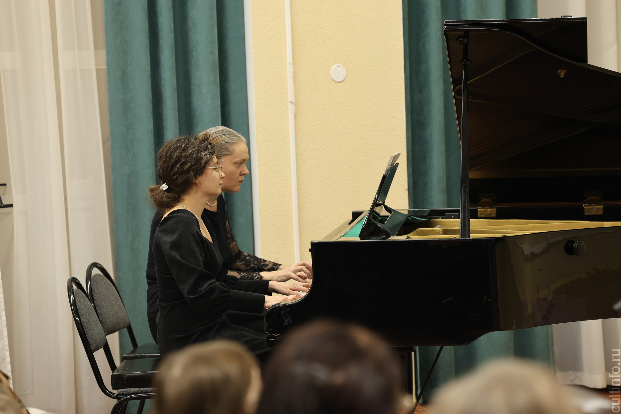 В Вологде прошел музыкальный вечер в честь юбилея известного искусствоведа и журналиста Наталии Серовой 