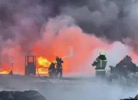 Спасатели МЧС локализовали пожар в производственном здании в Красногорске