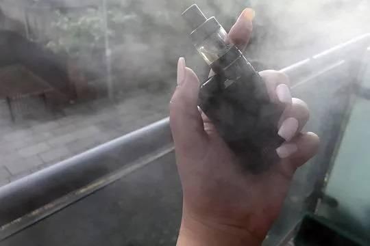 В Красноярском крае школьницу избили из-за электронной сигареты (фото: flickr.com/Chemist 4 U)
