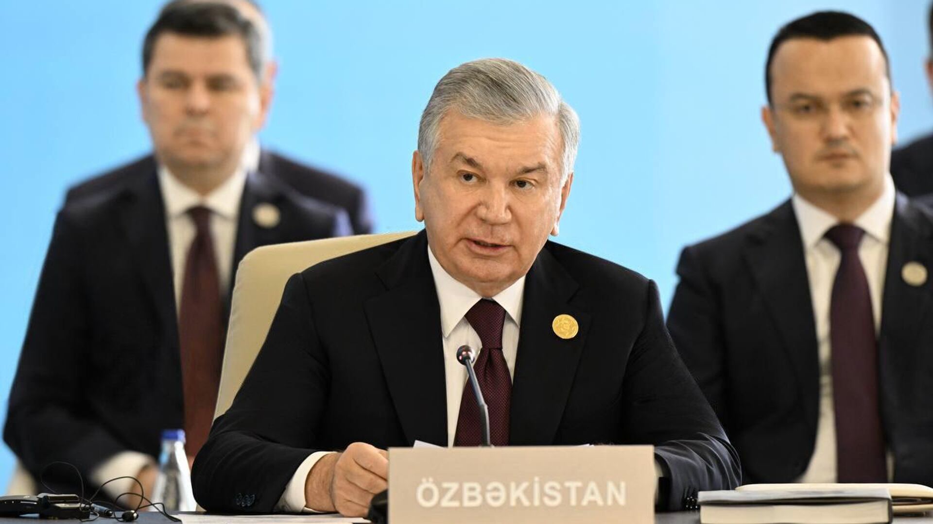 Президент Шавкат Мирзиёев на саммите Организации тюркских государств в Габале - Sputnik Узбекистан, 1920, 07.10.2025