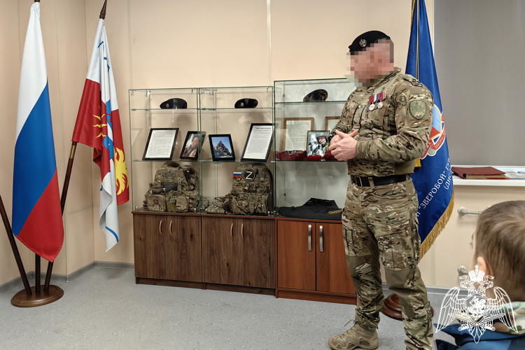 В Сочи бойцы ОМОН провели день открытых дверей для студентов 