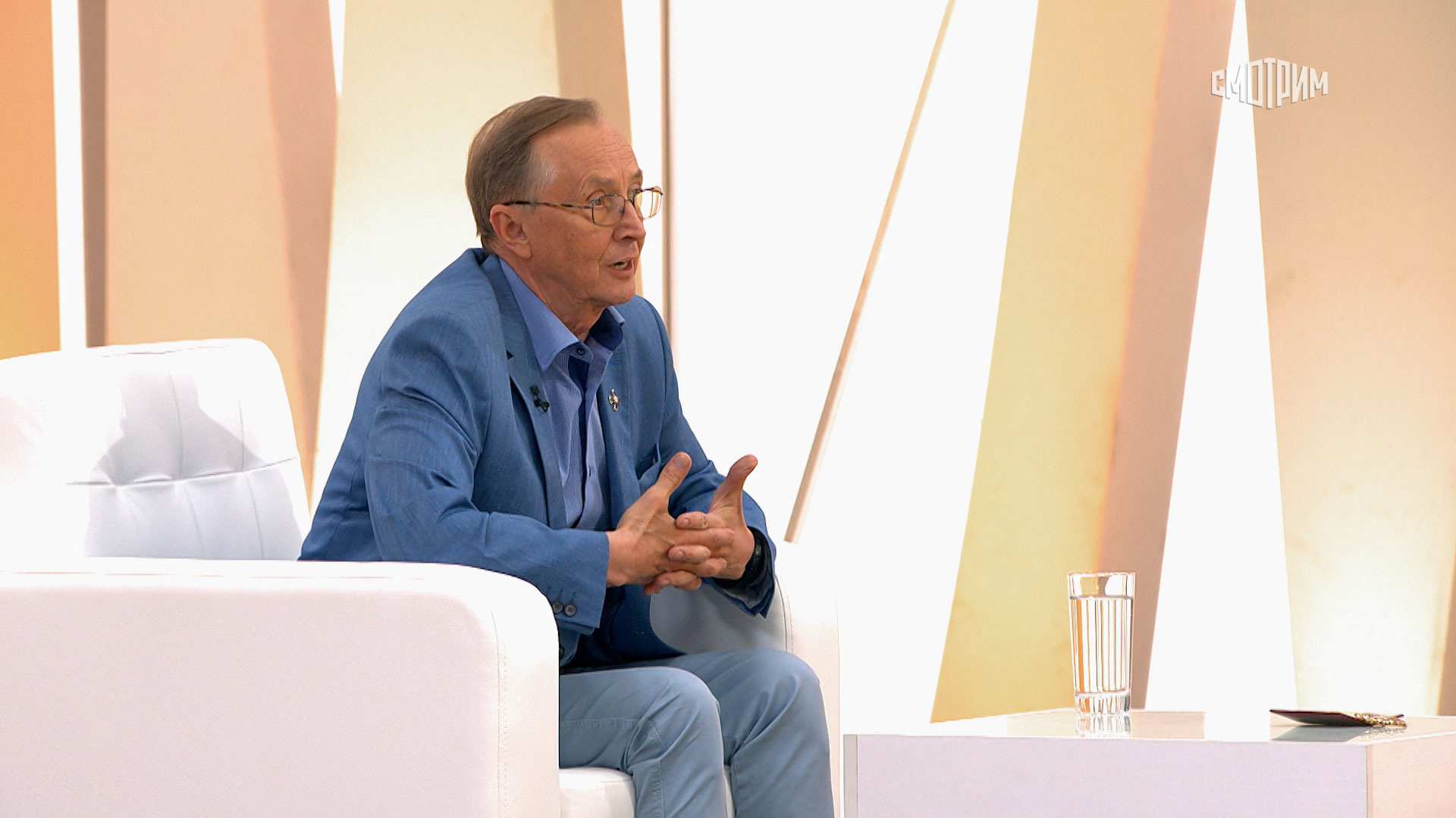 Кончаловский и бурляев в программе наблюдатель. Кончаловский и бурляев в программе наблюдатель. Кончаловский и бурляев в программе наблюдатель. Бурляев. Кончаловский и бурляев в программе наблюдатель.