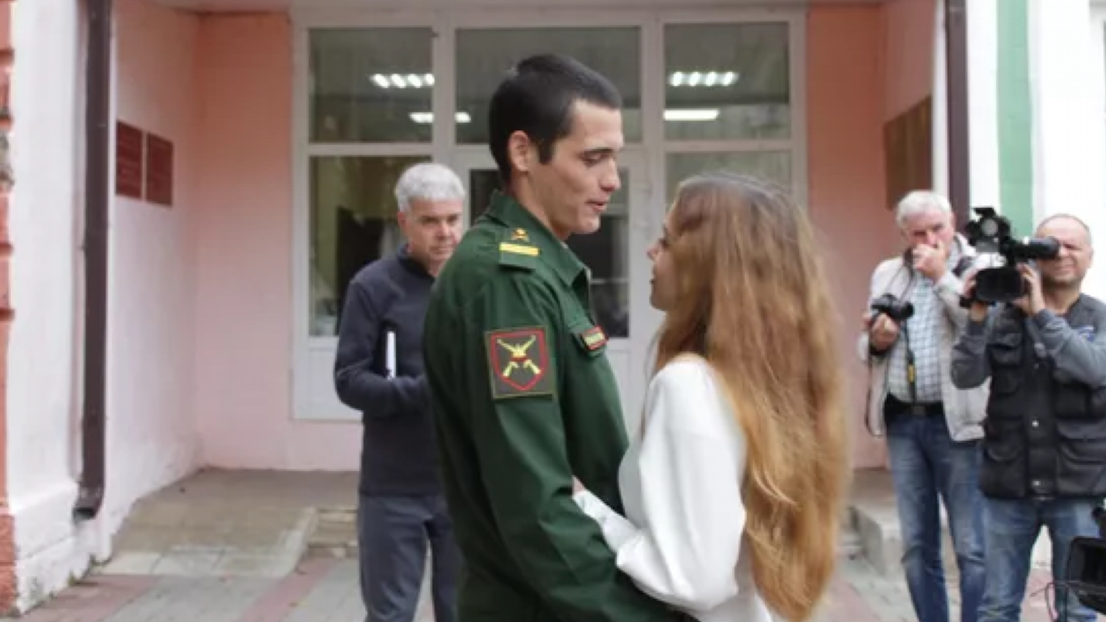 Как выглядит повестка в военкомат. Девушки в военкомате. Повестка на контрольную явку в военкомат. 09. Повестка в военкомат.