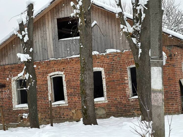 Жителей калужского Кировского района не пускают к аварийному зданию