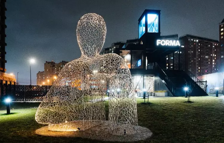 Объятия на набережной: в Южном порту состоялось открытие нового арт-объекта