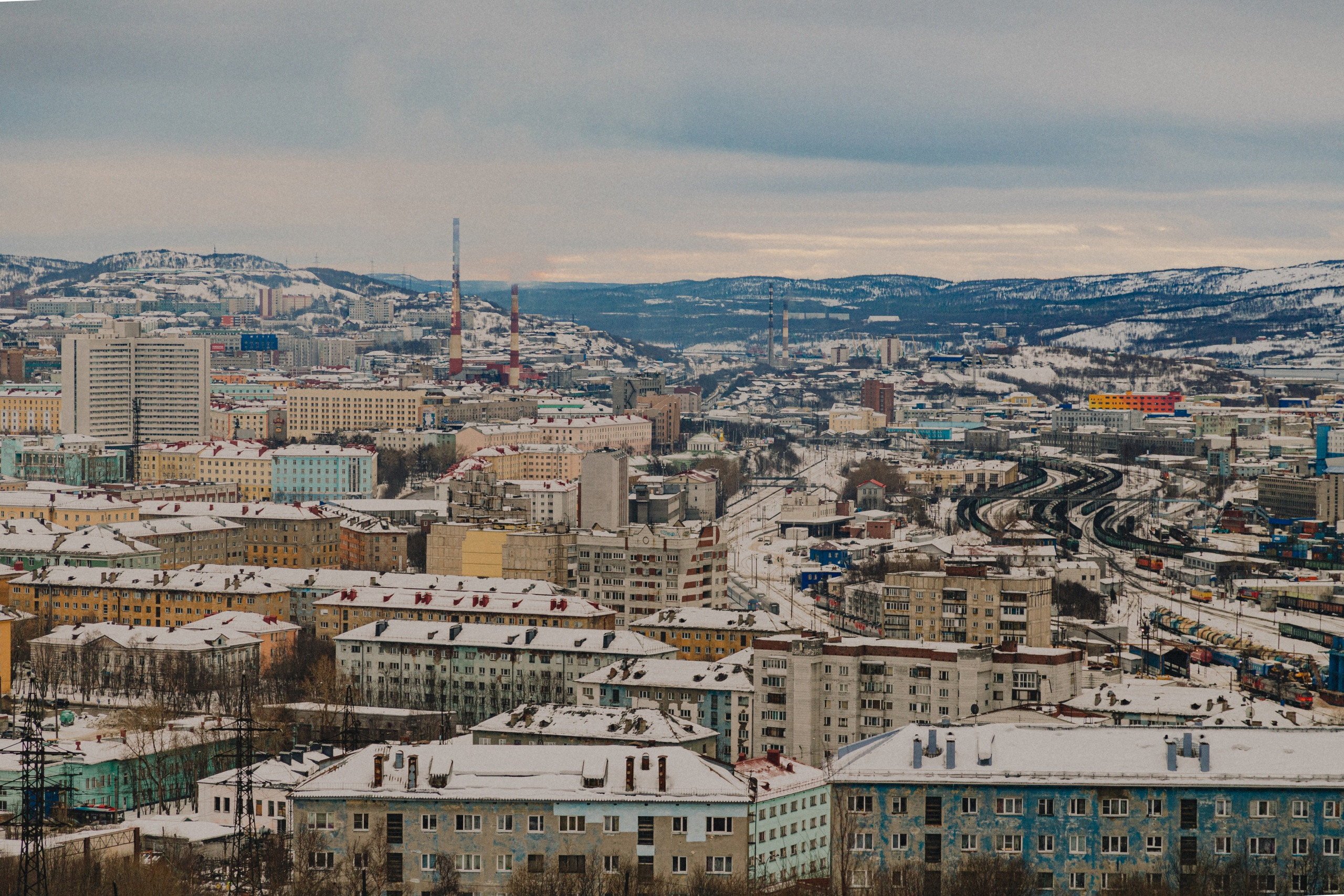 Мурманск в новгород. Мурманский регион. Мурманск в ноябре фото. Мурманск факты. Институты Мурманска