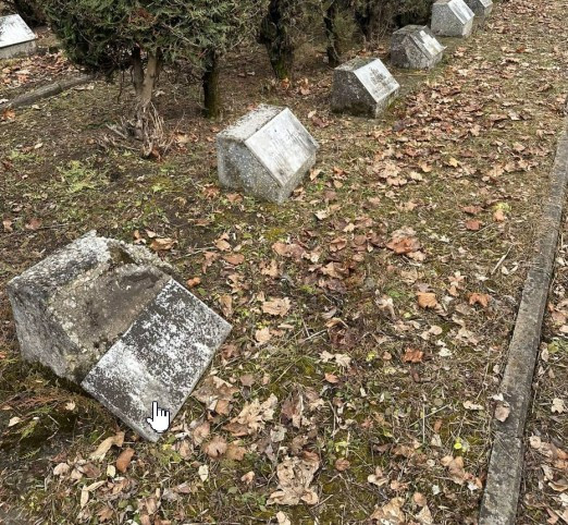 Прокуратура Кисловодска провела проверку по информации об осквернении некрополя в городе-курорте