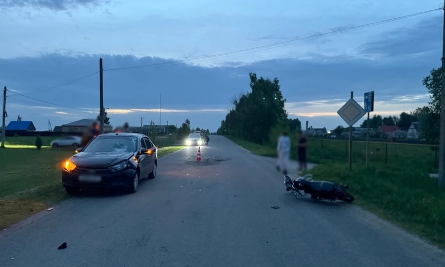 В Покровском 17-летние подростки на мопеде пострадали в ДТП