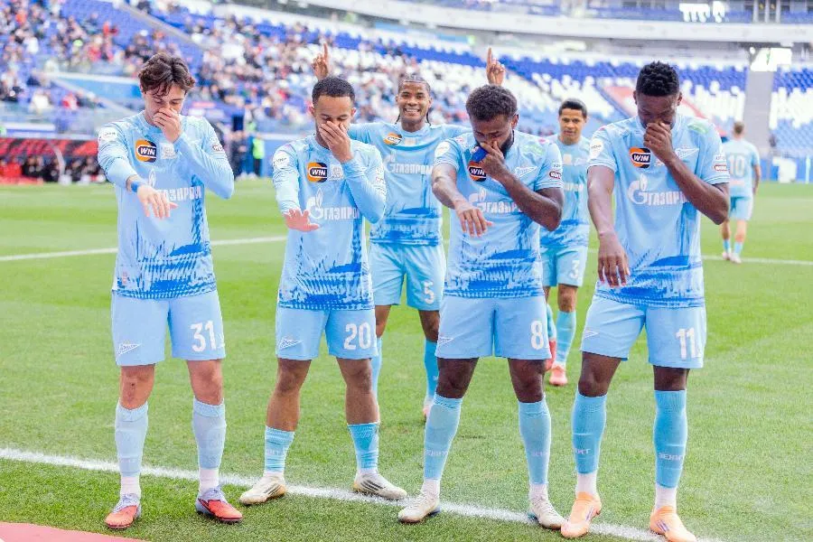 Борьба за место. В российском футболе готовится ужесточение лимита на легионеров | Свои голы зенитовские бразильцы празднуют с национальным колоритом./ФОТО Анны МЕЙЕР/ФК «Зенит»/ТАСС