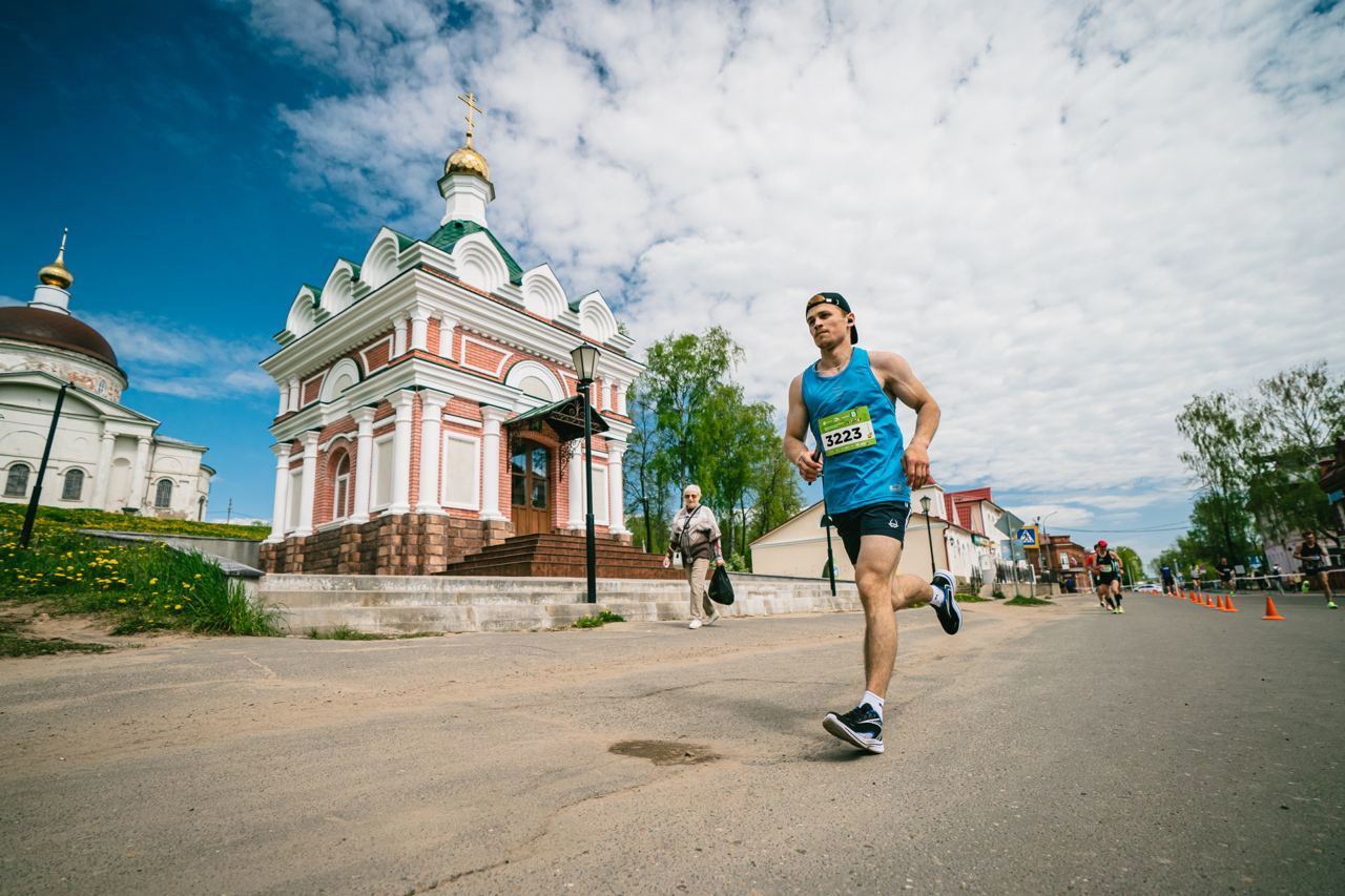 Ярославский полумарафон 2024. Бегом по Золотому кольцу Кострома. Фармэко бегом по Золотому кольцу. Забег по Золотому кольцу 2024 Тутаев. Мышкинский полумарафон по шести холмам 2024.