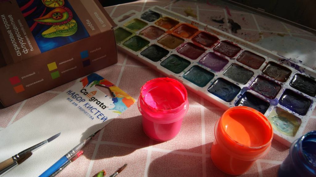 Третий сезон марафона «АвтопортретХЧ» завершат в галерее ТО «Художники Чертанова». Фото: Татьяна Петрыкина, «Вечерняя Москва»