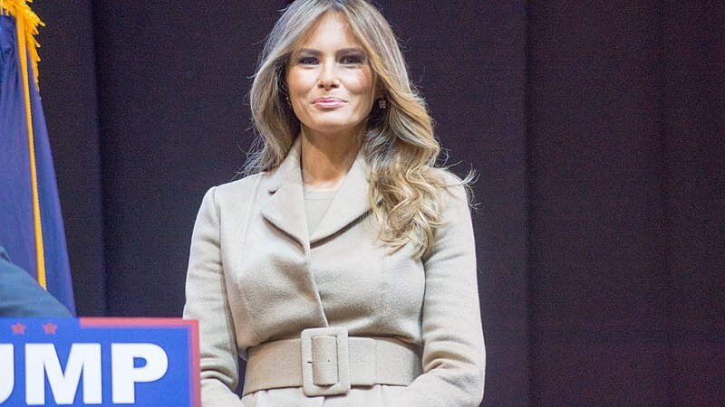 Первая леди США Мелания Трамп в туфлях Manolo Blahnik снялась с Карлом III