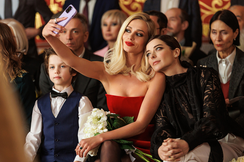 Кадры из фильма «Москва слезам не верит. Всё только начинается». Актрисы Валерия Астапова и Марина Александрова