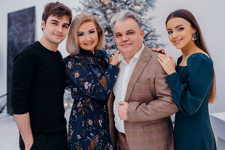 «Привязывать к себе детей и дышать над ними, чтобы они ни на что не были способны, неправильно. Нужно уметь вовремя их отпускать»