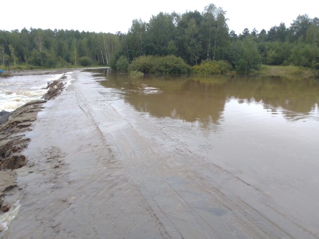 Село закрыть. Поселок Черняево Амурская область. Паводок. Размытая дорога. Наводнение в Амурской области.