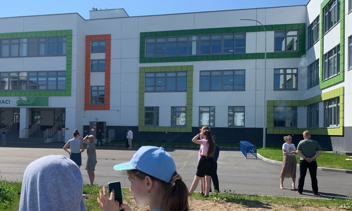 Через сколько дней в школу на 1 сентября. Составить и решить уравнение. Во сколько первый поезд метро. Расписание общественного транспорта в волгограде. Расписание заонков вшколе.