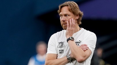 Главный тренер сборной России по футболу Валерий Карпин