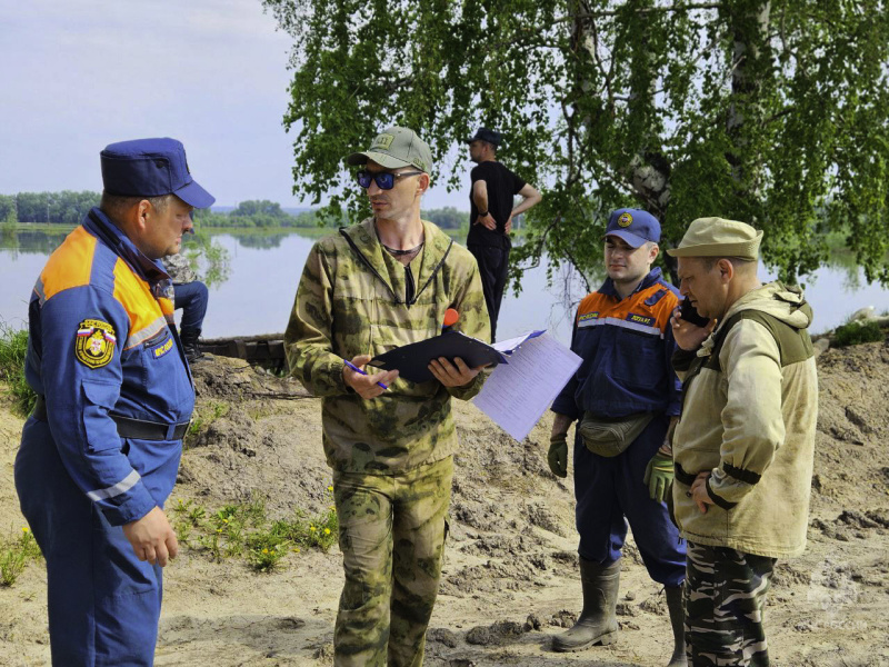 Вода покидает жилые дома в Усть-Ишимском районе Омской области