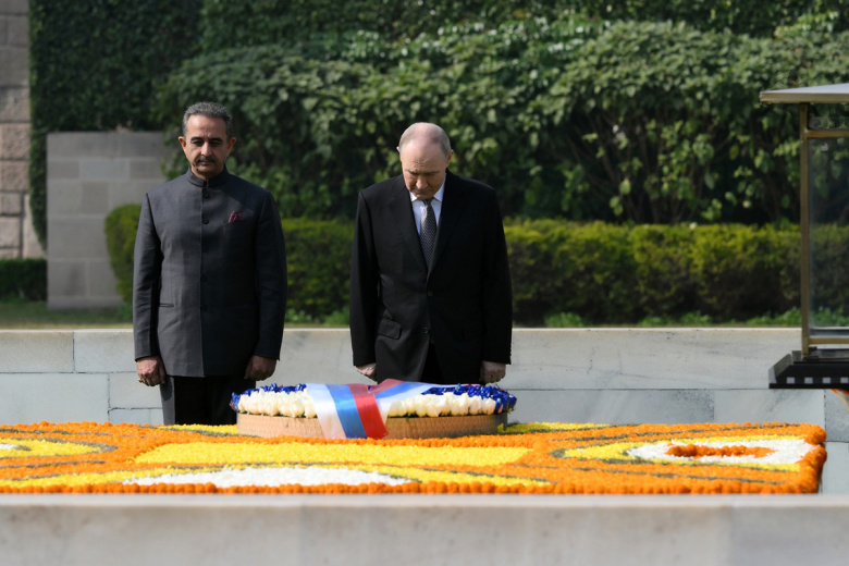 Путин посетил мемориал Махатмы Ганди