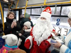 Новогодний троллейбус дарит праздничное настроение жителям и гостям Новочебоксарска