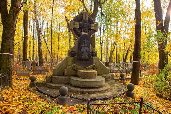 Пороховском кладбище в петербурге. Пороховское кладбище Санкт-Петербург. Пороховское кладбище Обелиск. Пороховское кладбище СПБ. Пороховое кладбище Питер.