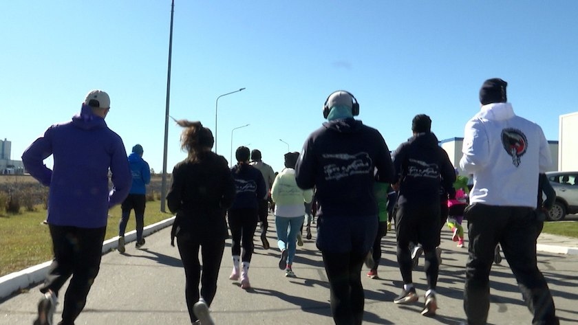 Почти 300 атлетов пересекли финишную черту забега «Путь к звездам» - gtrkamur.ru