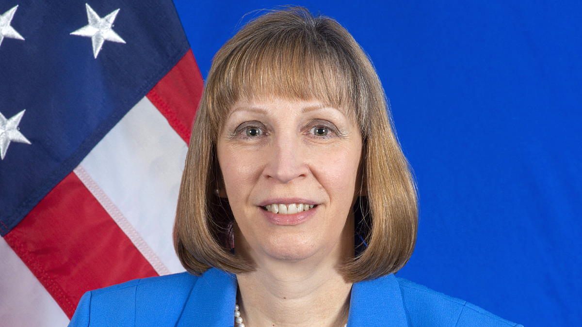 Линн трейси. Линн трейси сша. Линн трейси посол сша. Линн трейси. Линн трэйси посол сша в армении.