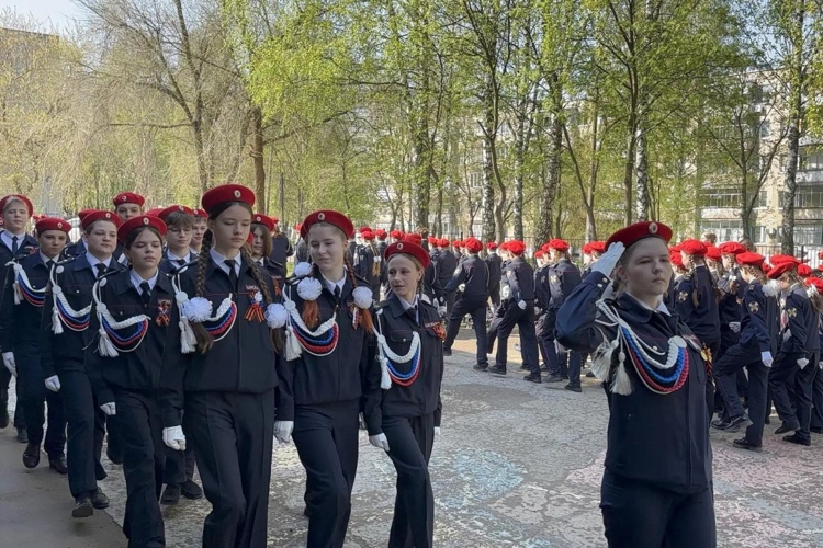 Представители Росгвардии приняли участие в торжественном параде кадетских классов, посвященном 81-й годовщине Победы в Великой Отечественной войне