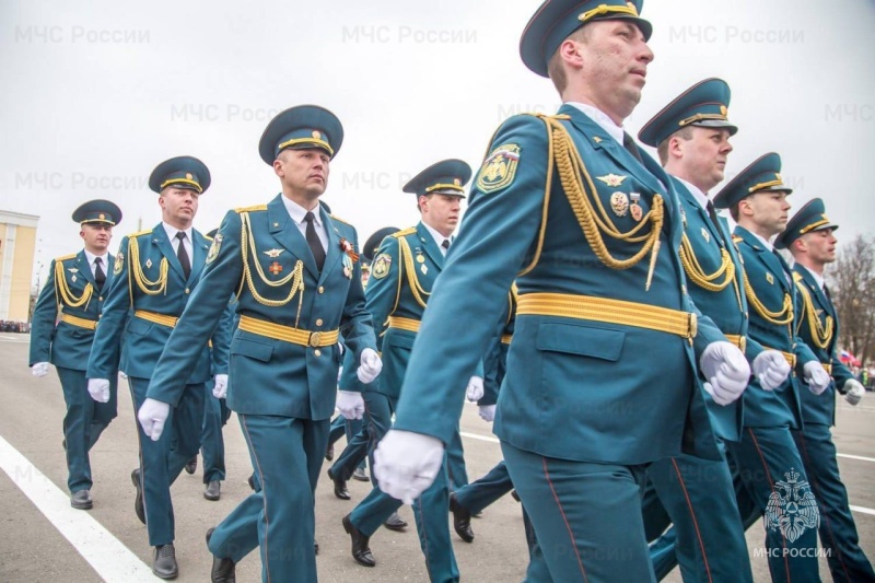 Кировские спасaтели приняли участие в торжественных мероприятиях в честь Дня Победы