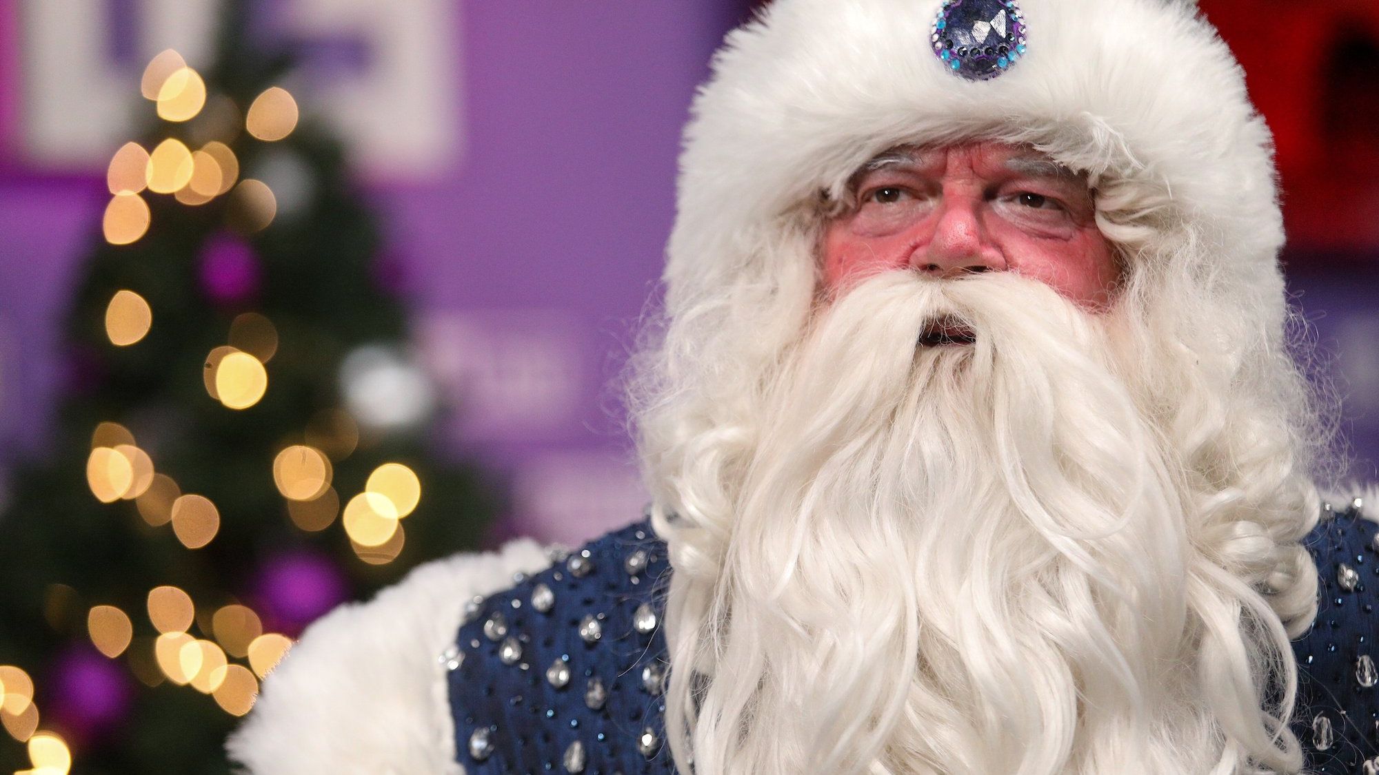 Праздник к нам приходит: объявлена дата остановки поезда Деда Мороза в Петербурге