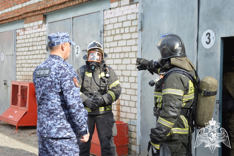 В Алатырском филиале вневедомственной охраны Росгвардии провели тренировочные пожарно-тактические занятия 