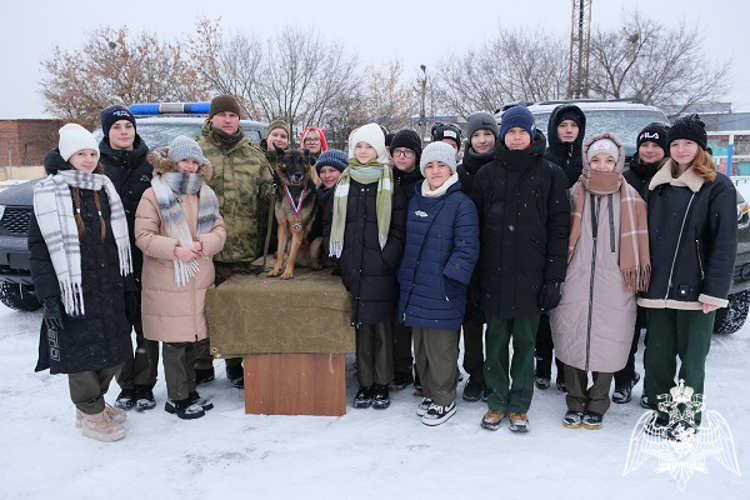 В Курске кинологи Росгвардии провели День открытых дверей 