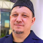 Расул Тавдиряков — мусульманский блогер, автор телеграм-канала «Мулла из-за угла»