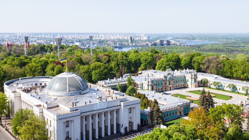 Верховная рада Украины приняла закон, позволяющий запретить каноническую УПЦ