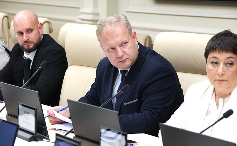 Заседание Комиссии СФ по мониторингу законодательства РФ в сфере государственного контроля (надзора) и муниципального контроля в РФ на тему «Анализ эффективности внедрения в работу контрольных органов индикаторов риска нарушения обязательных требований»