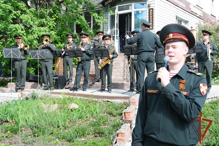 Управление Росгвардии по Алтайскому краю чествует труженицу тыла
