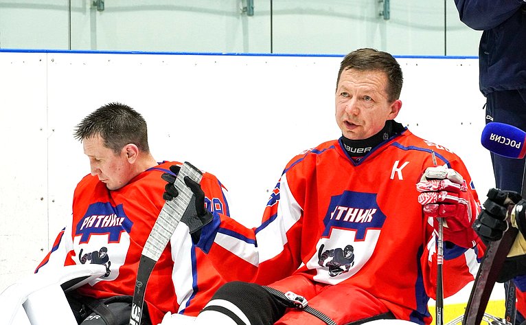 Сенаторы посетили Ледовый дворец Марий Эл