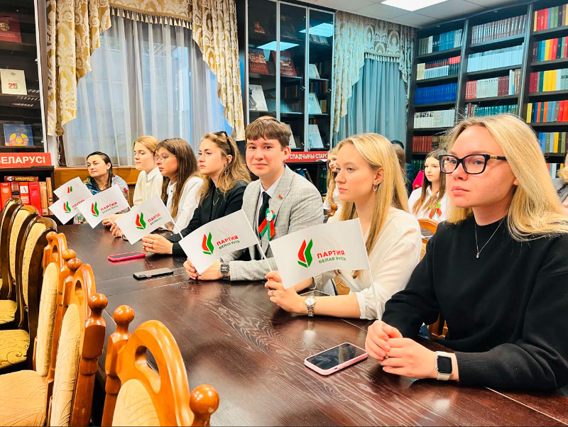 В Президенской библиотеке прошла встреча «Память поколений», посвященная 80-летию освобождения Беларуси от немецко-фашистских захватчиков