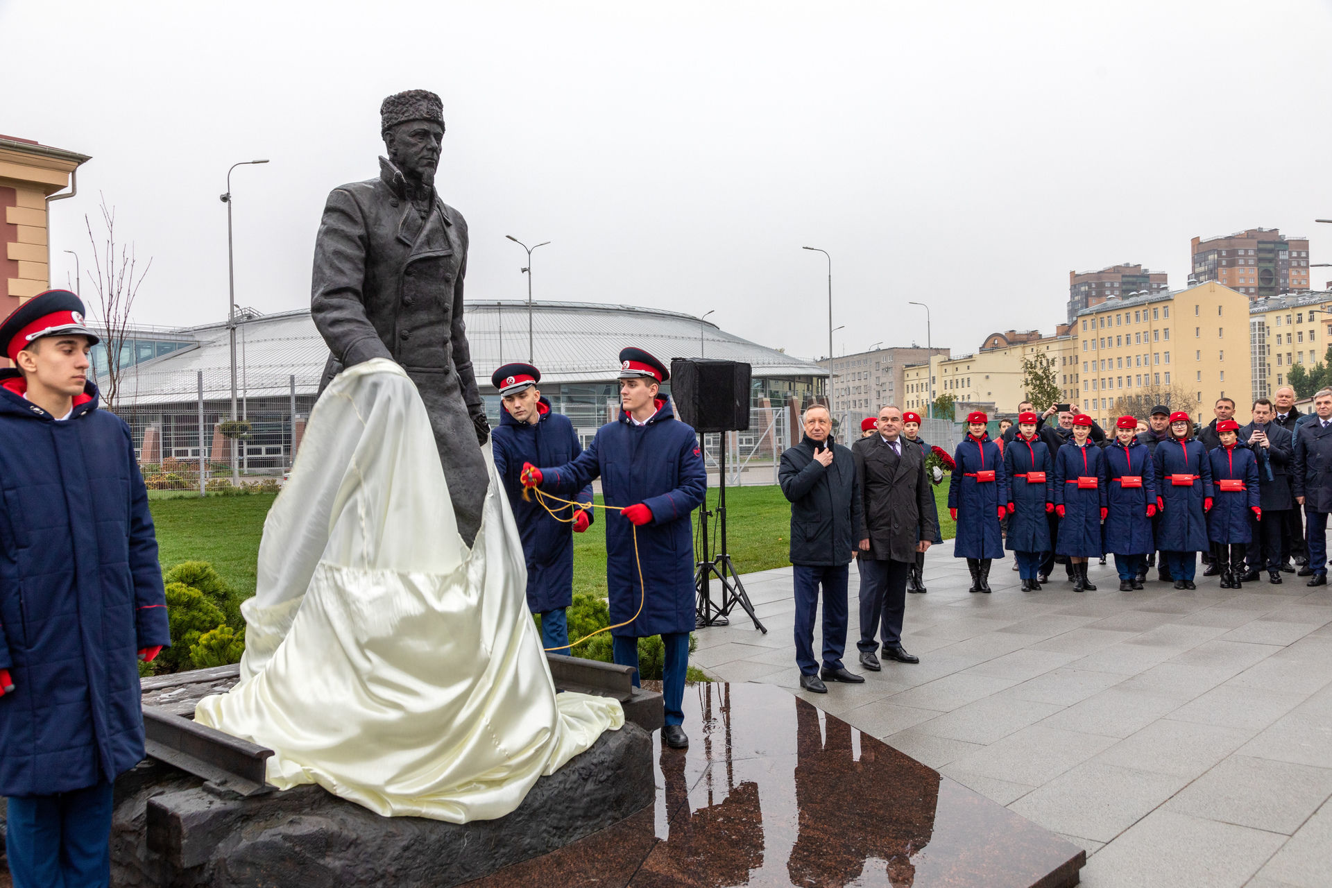 Открытие путей. Михаил Хилков министр путей сообщения. Памятник. Открытие памятника. Памятник Хилкову в Питере.