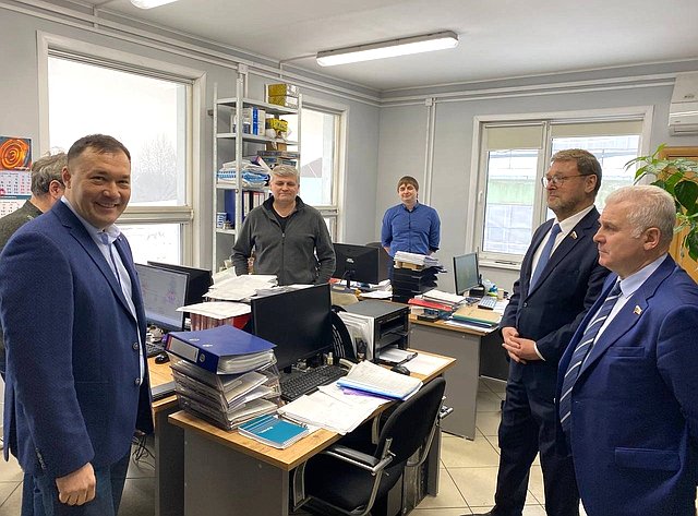 Константин Косачев и Сергей Мартынов посетили в Йошкар-Оле предприятие, работающее в сфере порошковой металлургии