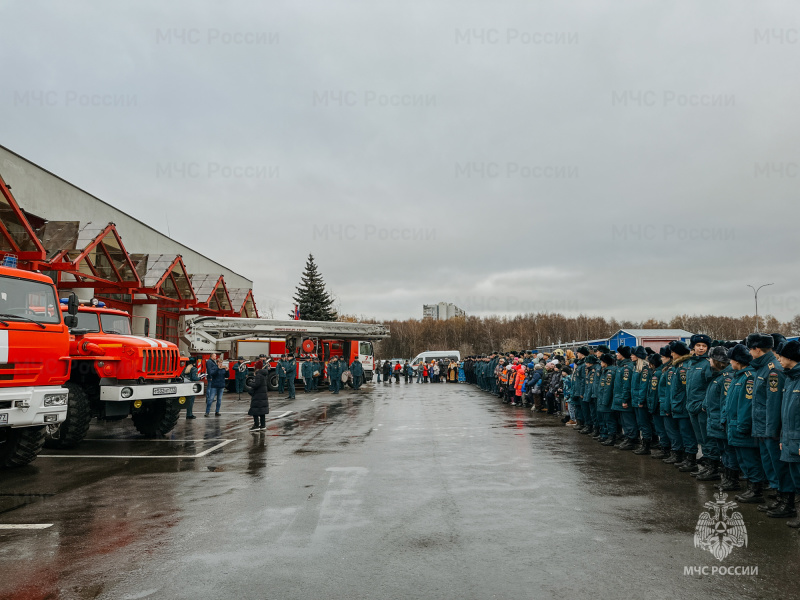 Столичная пожарная часть МЧС России отметила юбилей